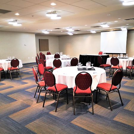 Holiday Inn Express And Suites Surrey By Ihg Exteriör bild