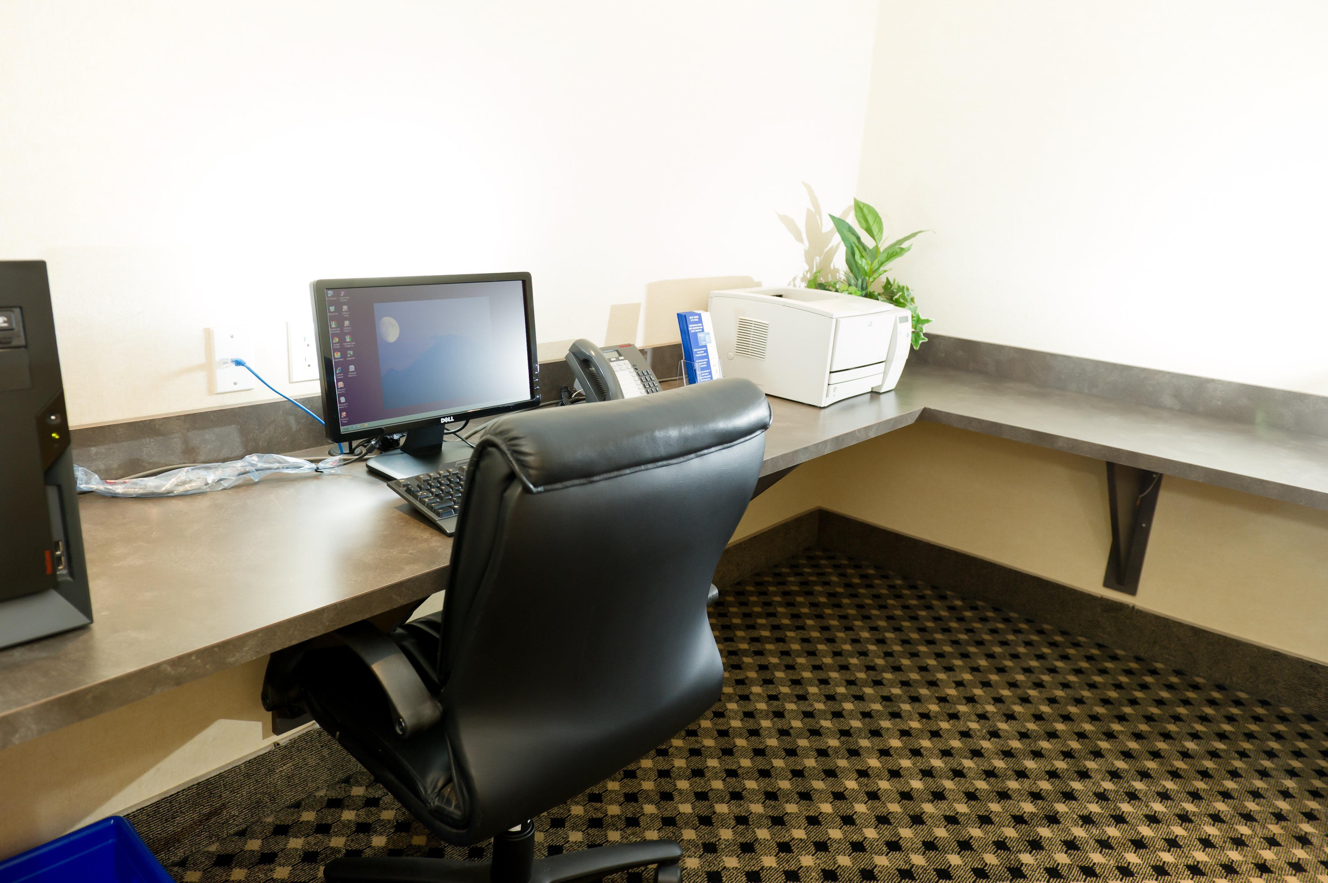 Holiday Inn Express And Suites Surrey By Ihg Exteriör bild