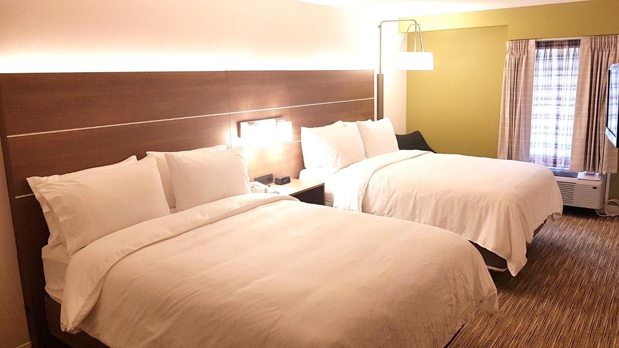 Holiday Inn Express And Suites Surrey By Ihg Exteriör bild