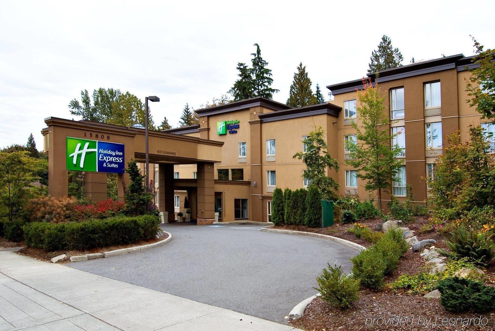 Holiday Inn Express And Suites Surrey By Ihg Exteriör bild