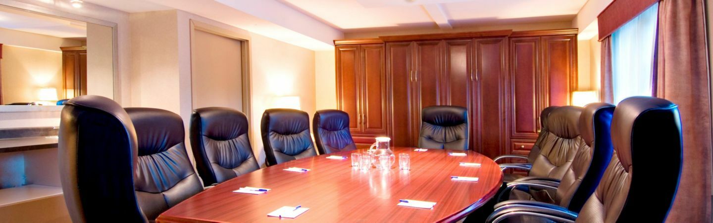 Holiday Inn Express And Suites Surrey By Ihg Exteriör bild